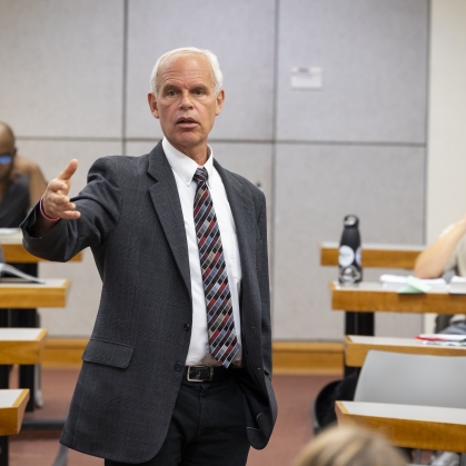 RLA Managing Attorney and Professor Andy Rothman teaching